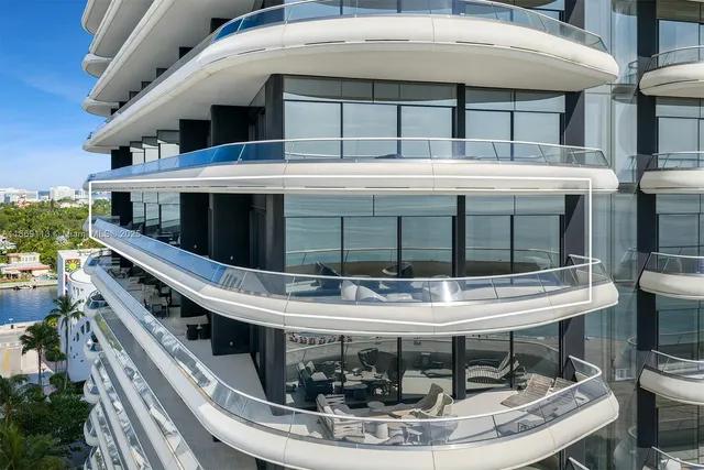 a view of a house with outdoor space