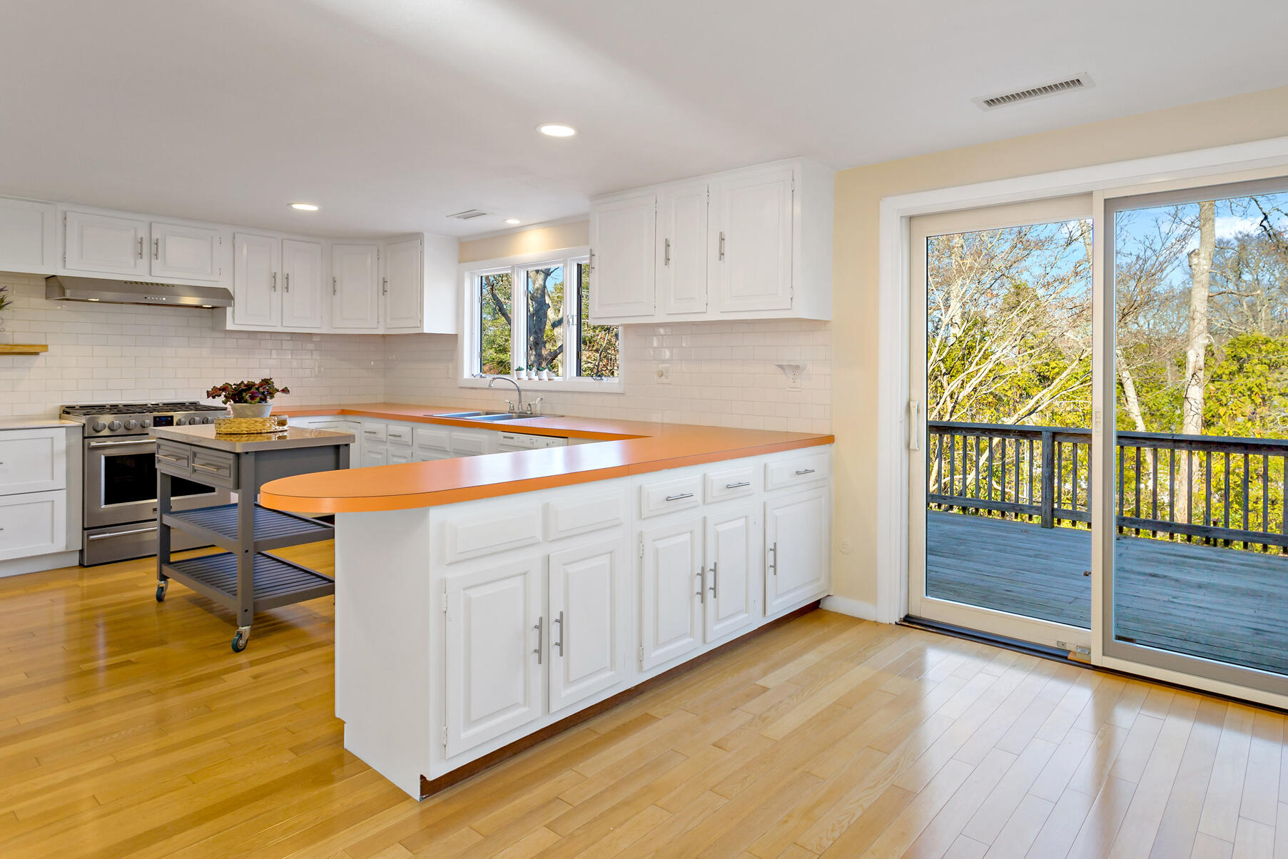 320 County Road Bourne, MA 02532 - Photo 11 of 27 013_320County_112524