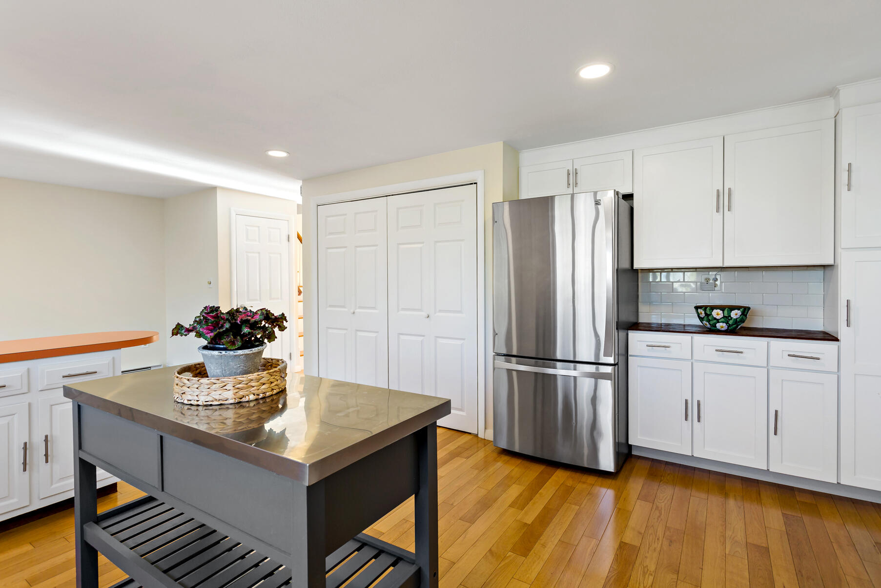 320 County Road Bourne, MA 02532 - Photo 15 of 27 020_320County_112524