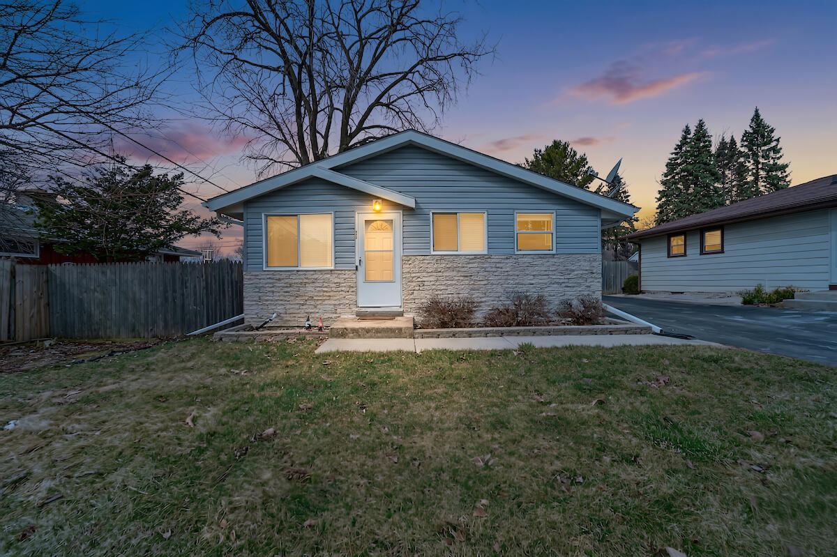 24 Oregon Street Racine, WI 53405 - Photo 2 of 30 Twilight