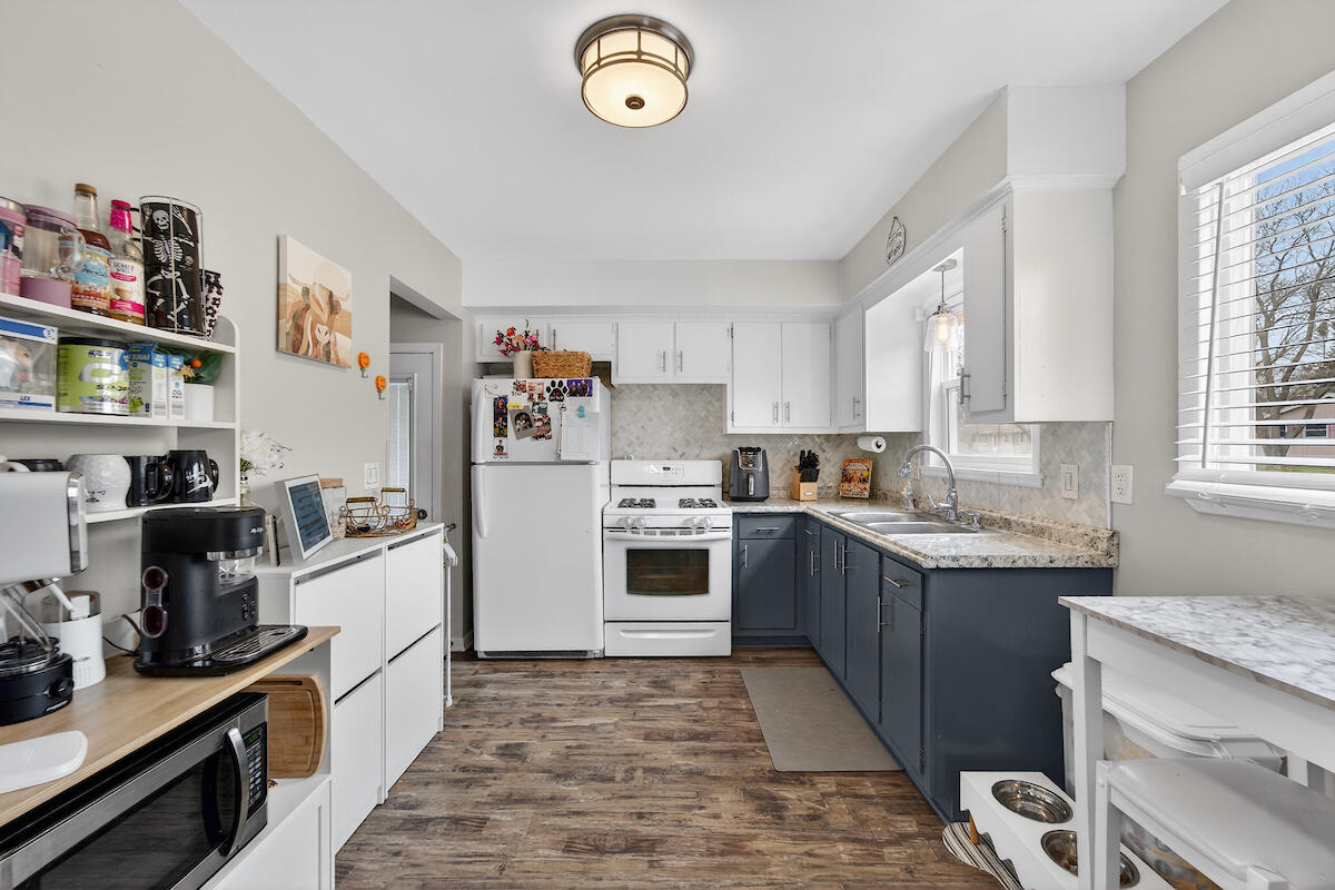 24 Oregon Street Racine, WI 53405 - Photo 7 of 30 Kitchen