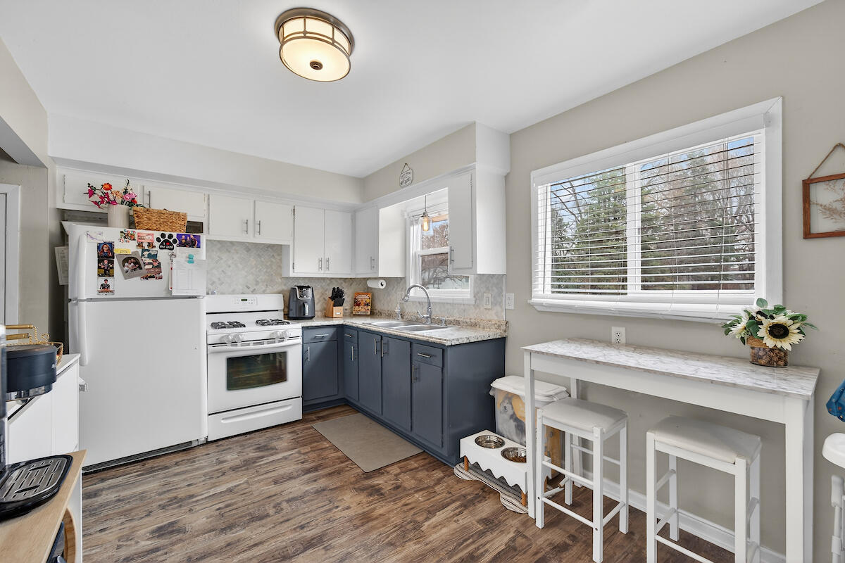 24 Oregon Street Racine, WI 53405 - Photo 8 of 30 Kitchen