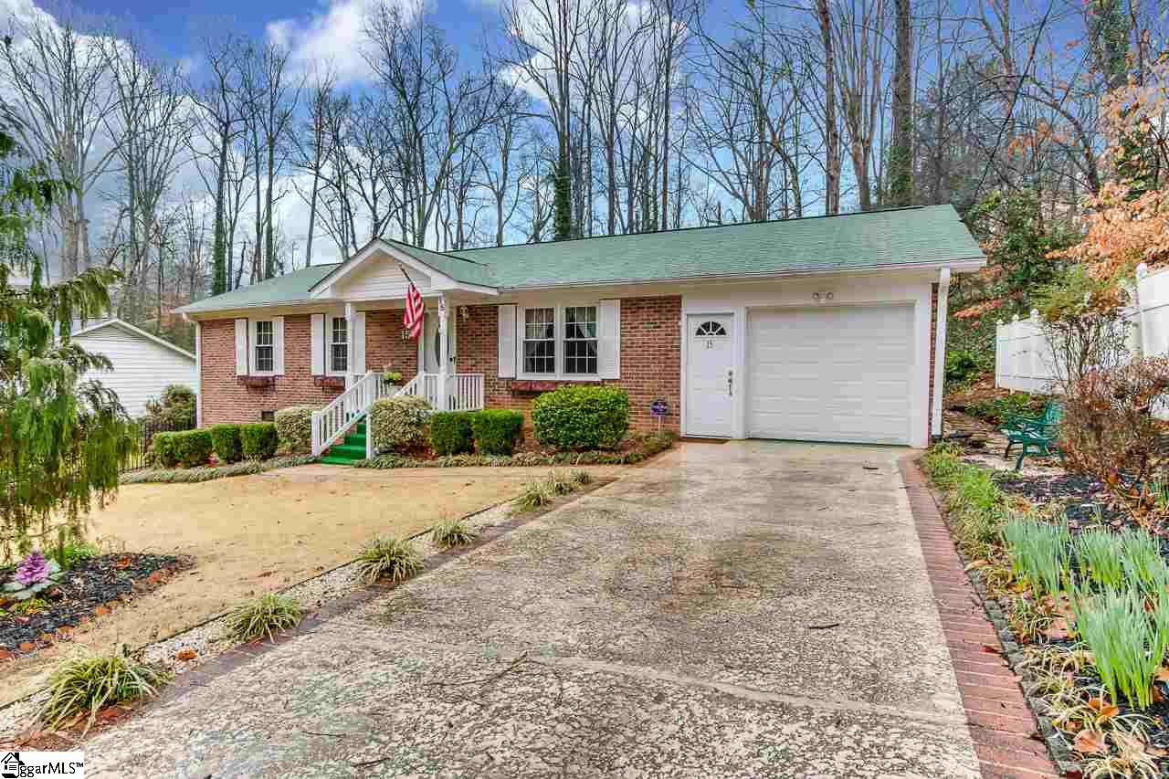 15 Nottingham Road Greenville, SC 29607 - Photo 1 of 24