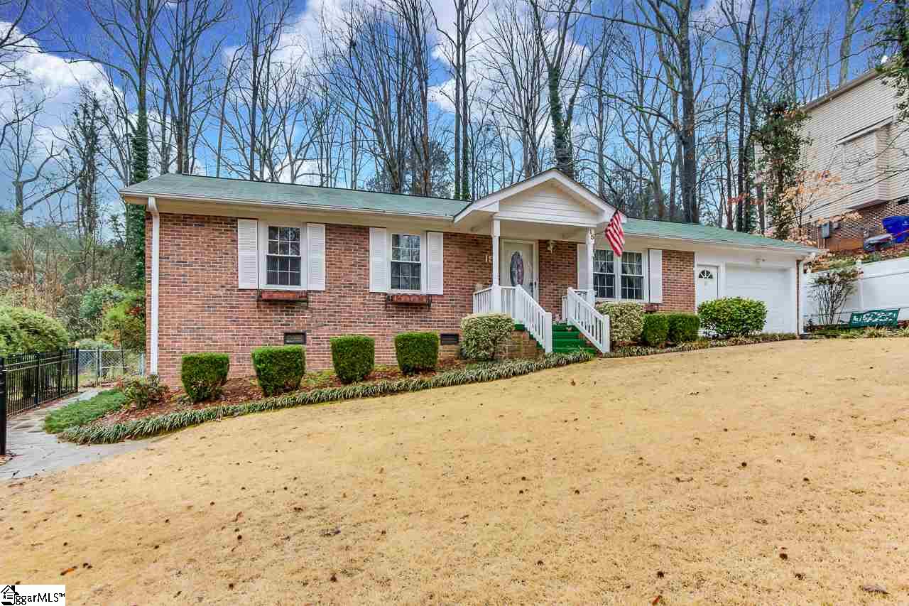 15 Nottingham Road Greenville, SC 29607 - Photo 2 of 24