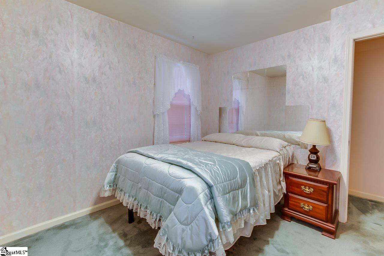 15 Nottingham Road Greenville, SC 29607 - Photo 14 of 24