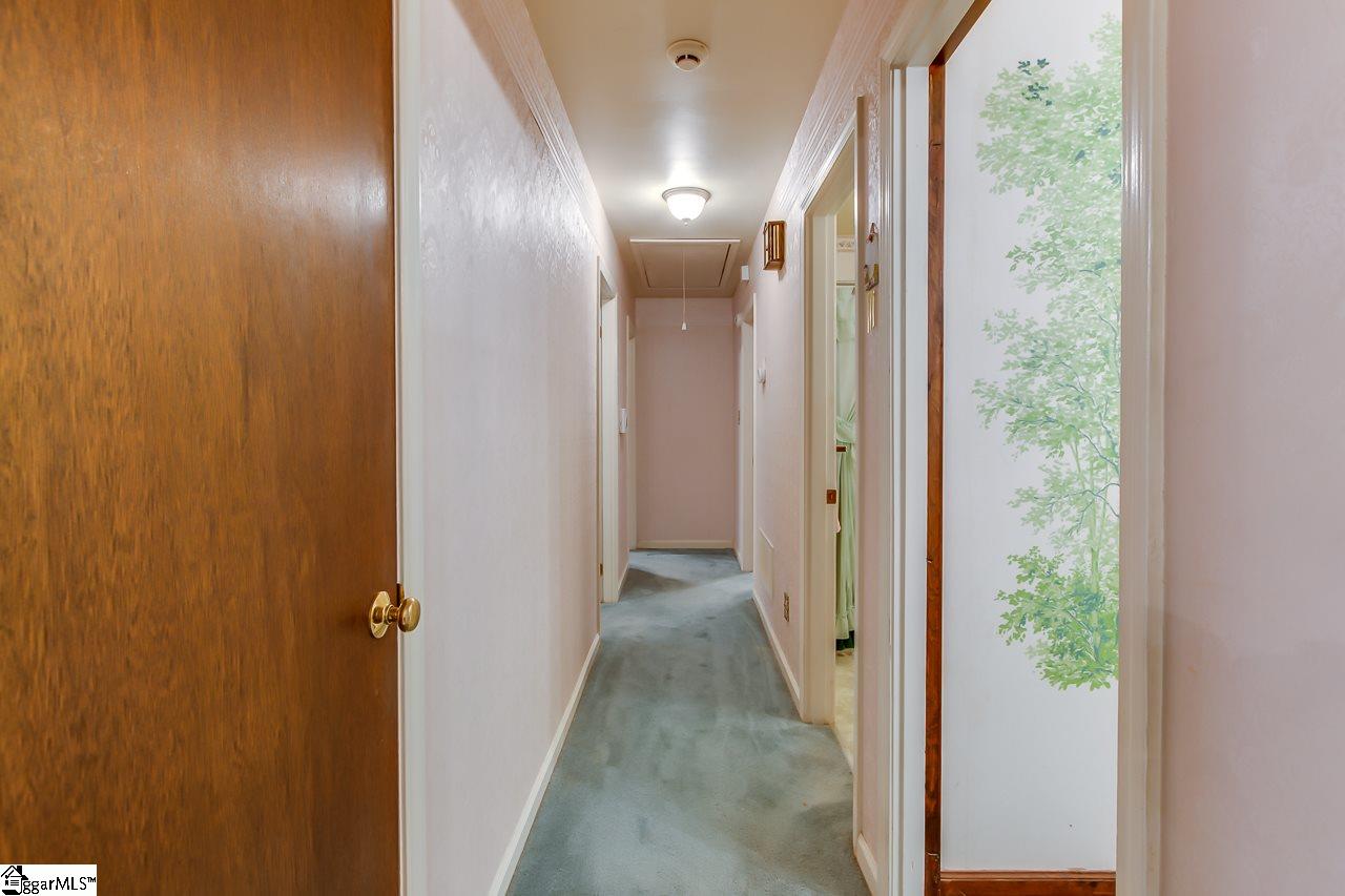 15 Nottingham Road Greenville, SC 29607 - Photo 6 of 24