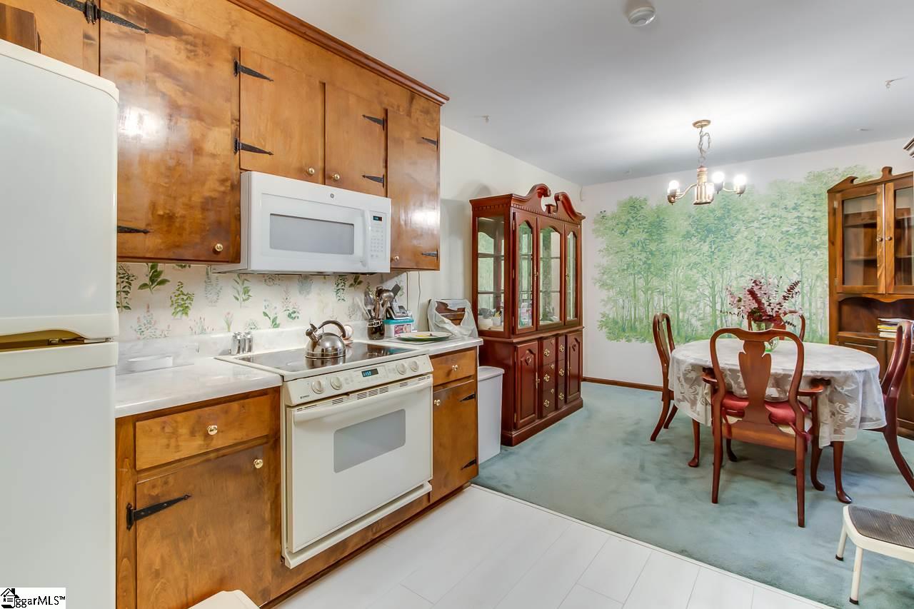 15 Nottingham Road Greenville, SC 29607 - Photo 9 of 24