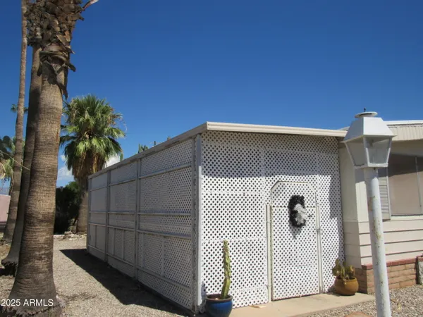 a view of a garage