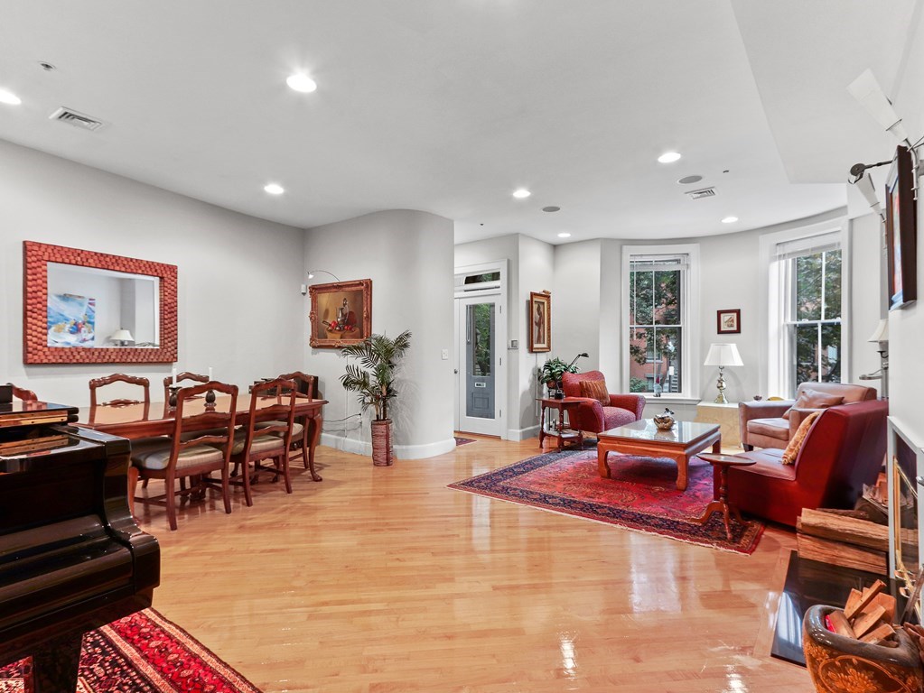 50-52 Rutland Square, Unit 3 Boston, MA 02118 - Photo 3 of 21 Gallery Image 3