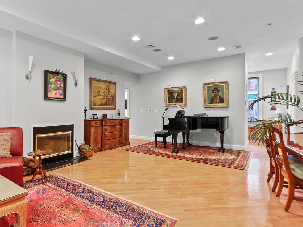 50-52 Rutland Square, Unit 3 Boston, MA 02118 - Photo 5 of 21 Gallery Image 5