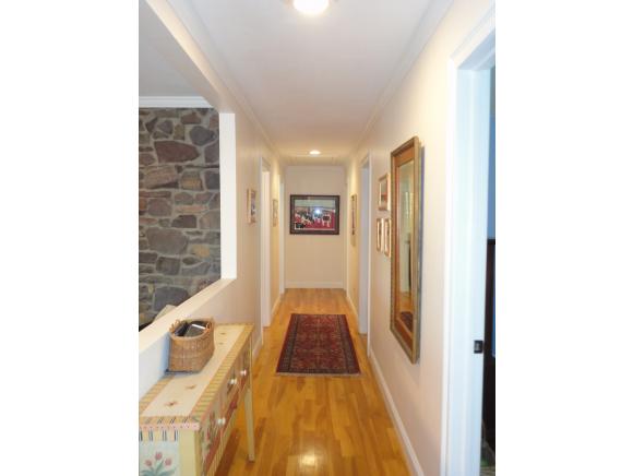 53 Dunder Road Burlington, VT 05401 - Photo 7 of 36 Gallery Image 7