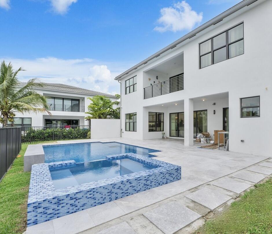 17057 Watersprite Lakes Road Boca Raton, FL 33496 - Photo 20 of 86 17057_Watersprite_Lakes_Rd_026