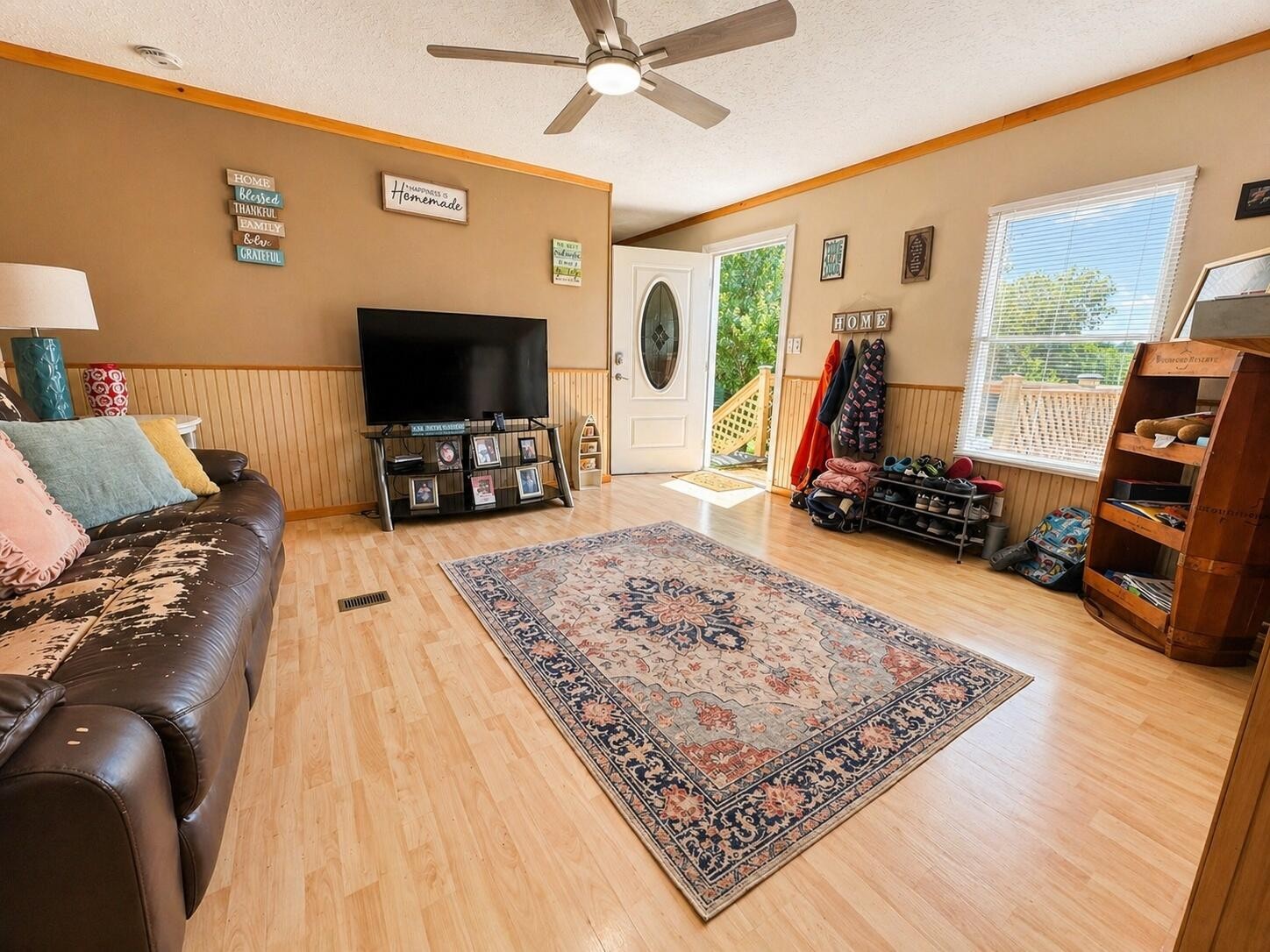 145 Rogers Road Birchwood, TN 37308 - Photo 10 of 21 a living room with furniture and a flat screen tv