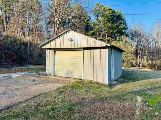 $169,900 | 1135 West Cherry Avenue, Selmer, TN 38375