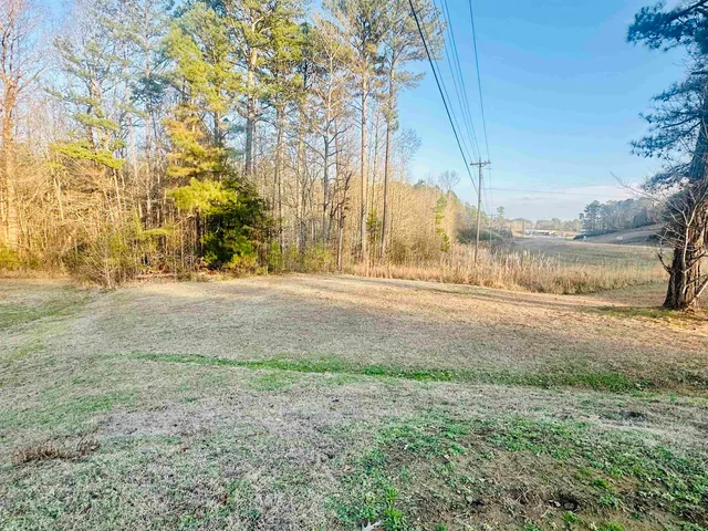 $169,900 | 1135 West Cherry Avenue, Selmer, TN 38375