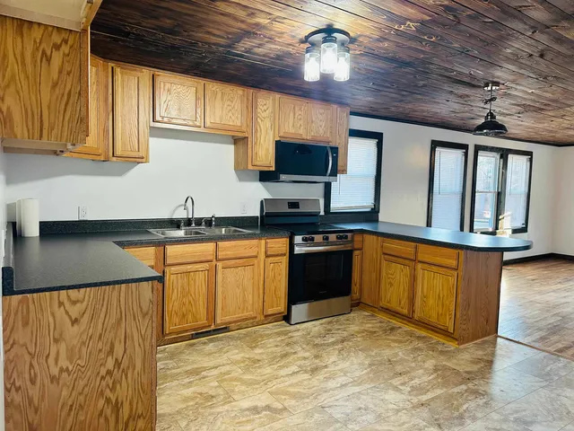 $169,900 | 1135 West Cherry Avenue, Selmer, TN 38375