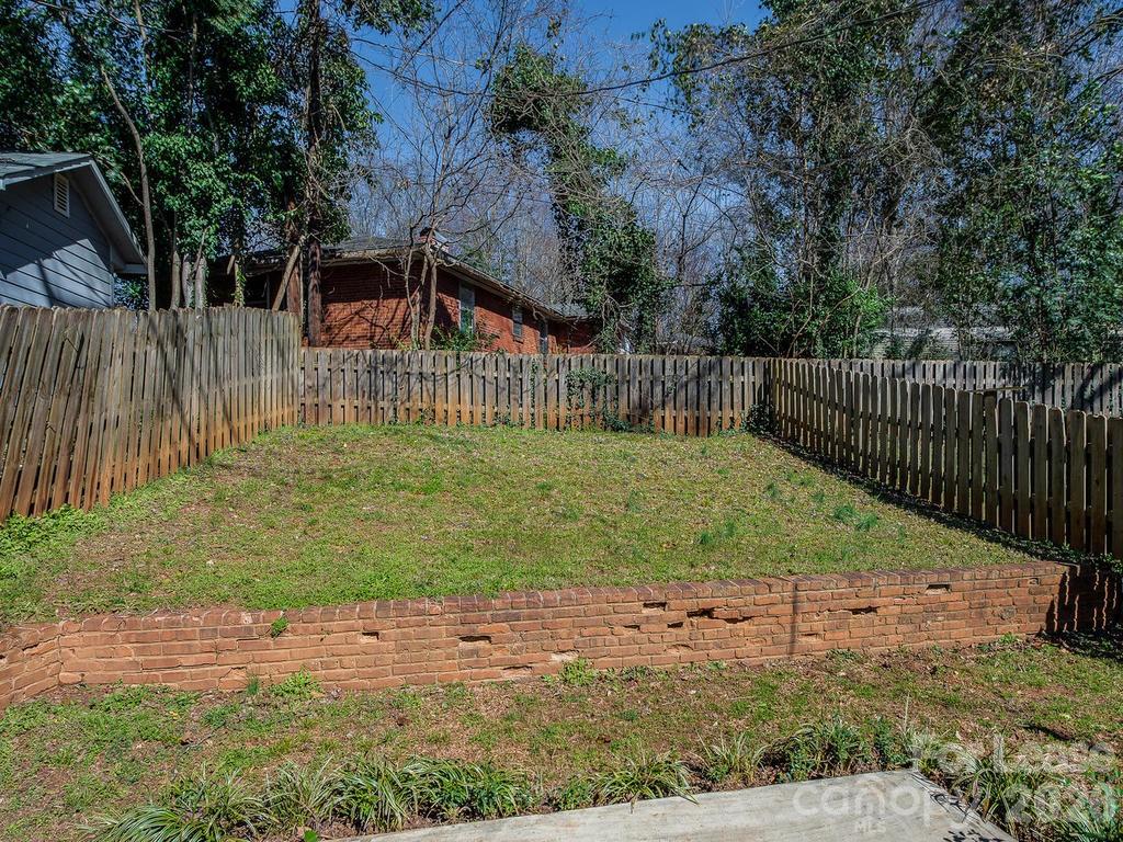 5111 Valley Stream Road Charlotte, NC 28209 - Photo 16 of 18