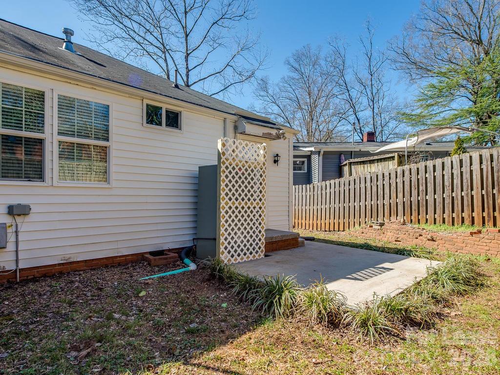 5111 Valley Stream Road Charlotte, NC 28209 - Photo 17 of 18