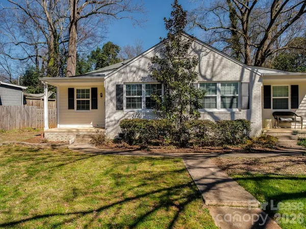 $1,600 | 5111 Valley Stream Road, Charlotte, NC 28209