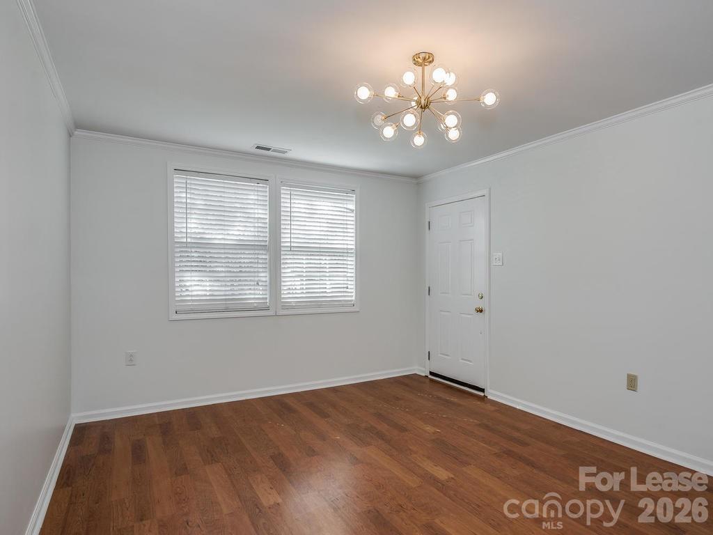 5111 Valley Stream Road Charlotte, NC 28209 - Photo 5 of 18