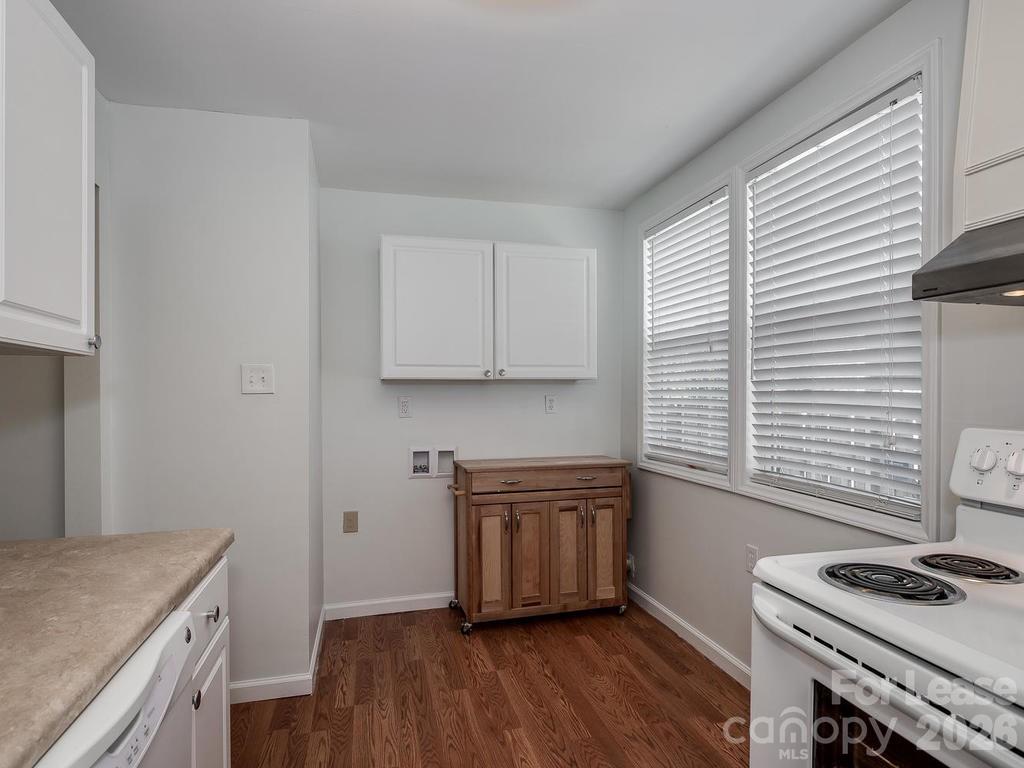 5111 Valley Stream Road Charlotte, NC 28209 - Photo 8 of 18