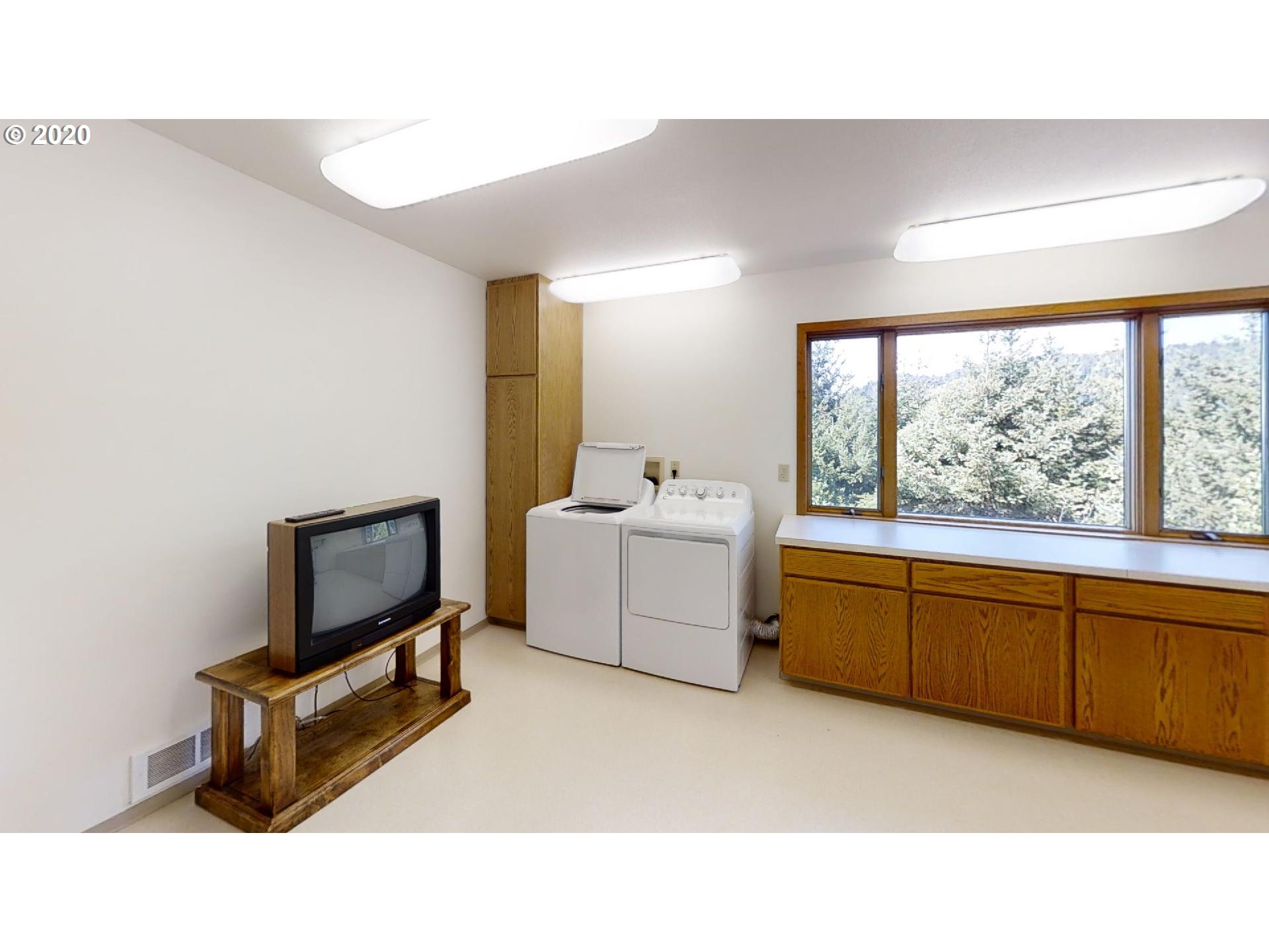 94390 Tom Cat Hill Road Gold Beach, OR 97444 - Photo 16 of 22 Gallery Image 16