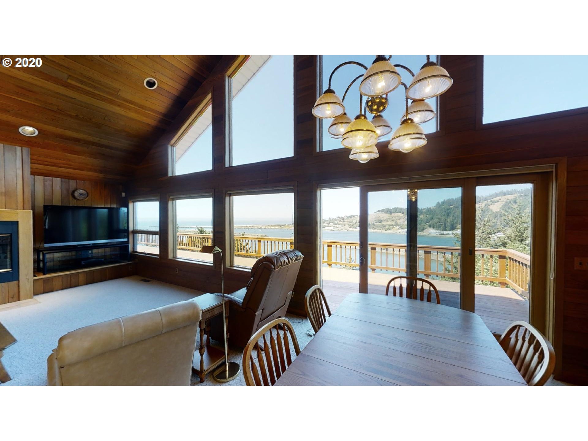 94390 Tom Cat Hill Road Gold Beach, OR 97444 - Photo 6 of 22 Gallery Image 6
