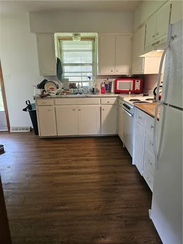 $210,000 | 524 East Walnut Street, Independence, MO 64050