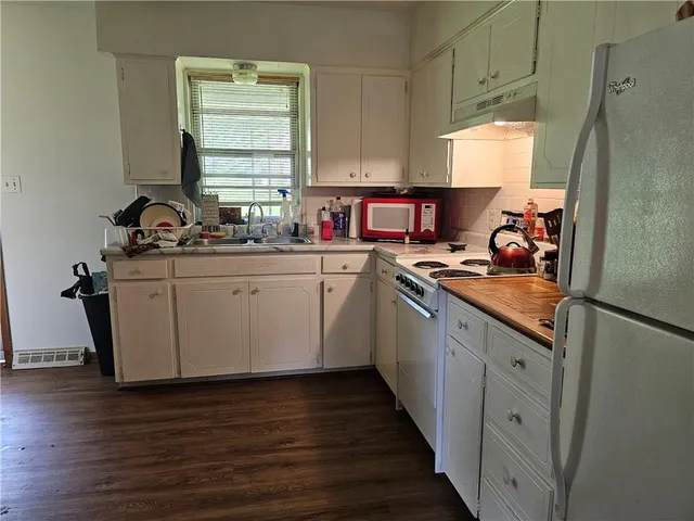 $210,000 | 524 East Walnut Street, Independence, MO 64050