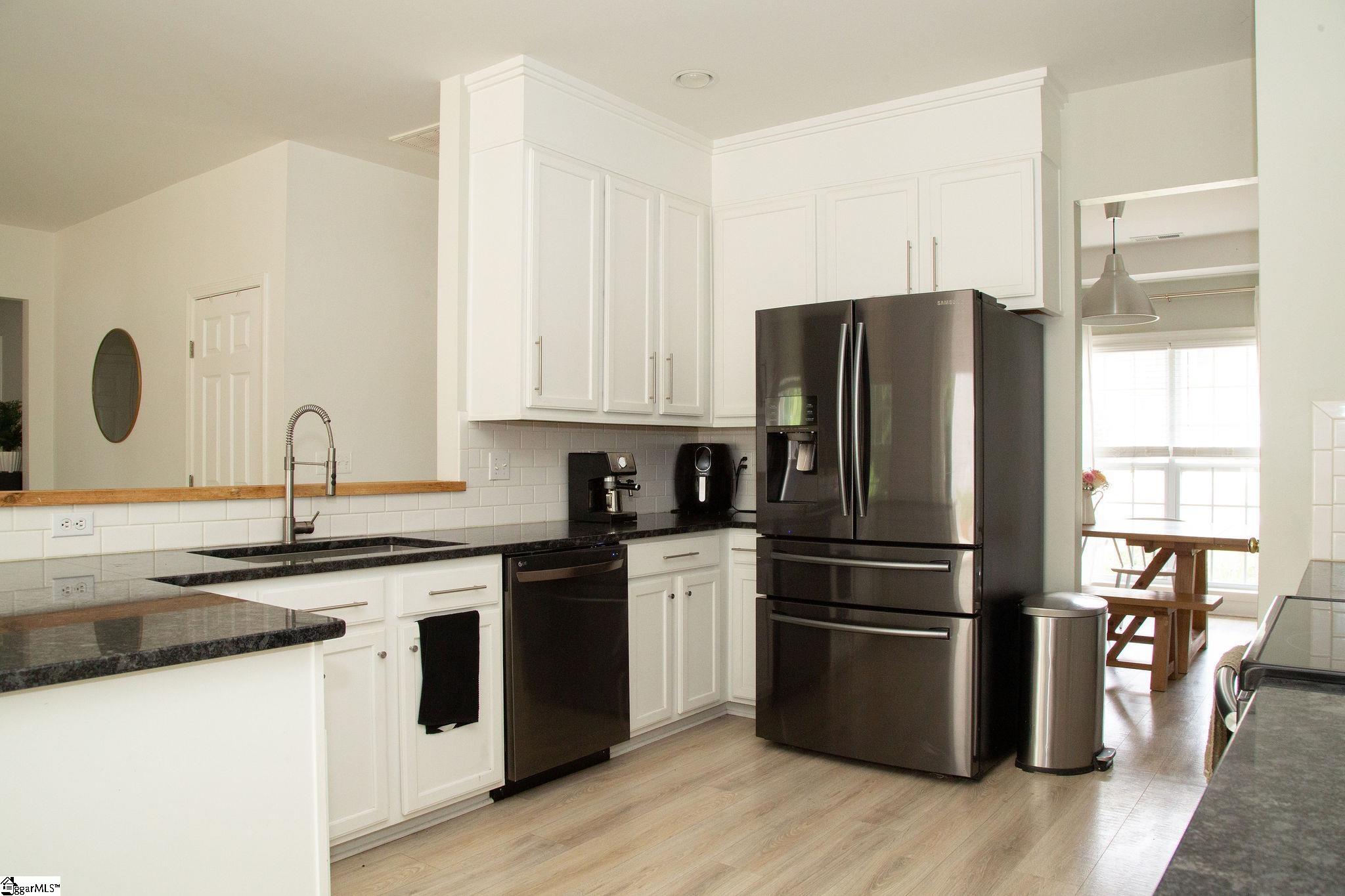 124 Garfield Lane Simpsonville, SC 29681 - Photo 9 of 35