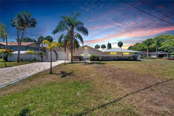 $850,000 | 9307 River Cove Drive, Riverview, FL 33578