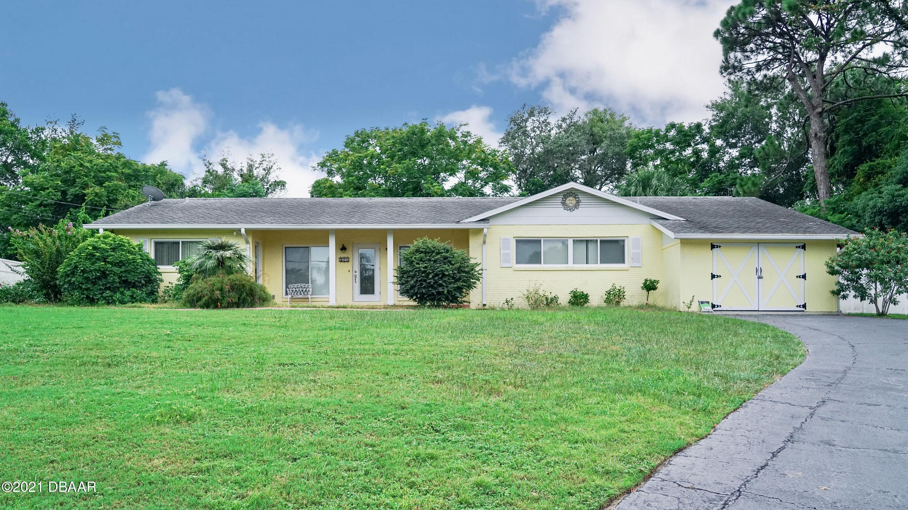 221 Plumosa Road DeBary, FL 32713 - Photo 1 of 16 C5416555-509D-402F-9671-97BD45C4D10F (1)