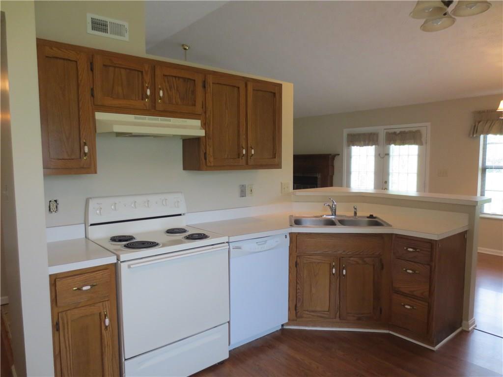 759 Sable Ridge Drive Greenwood, IN 46142 - Photo 4 of 17 Gallery Image 4