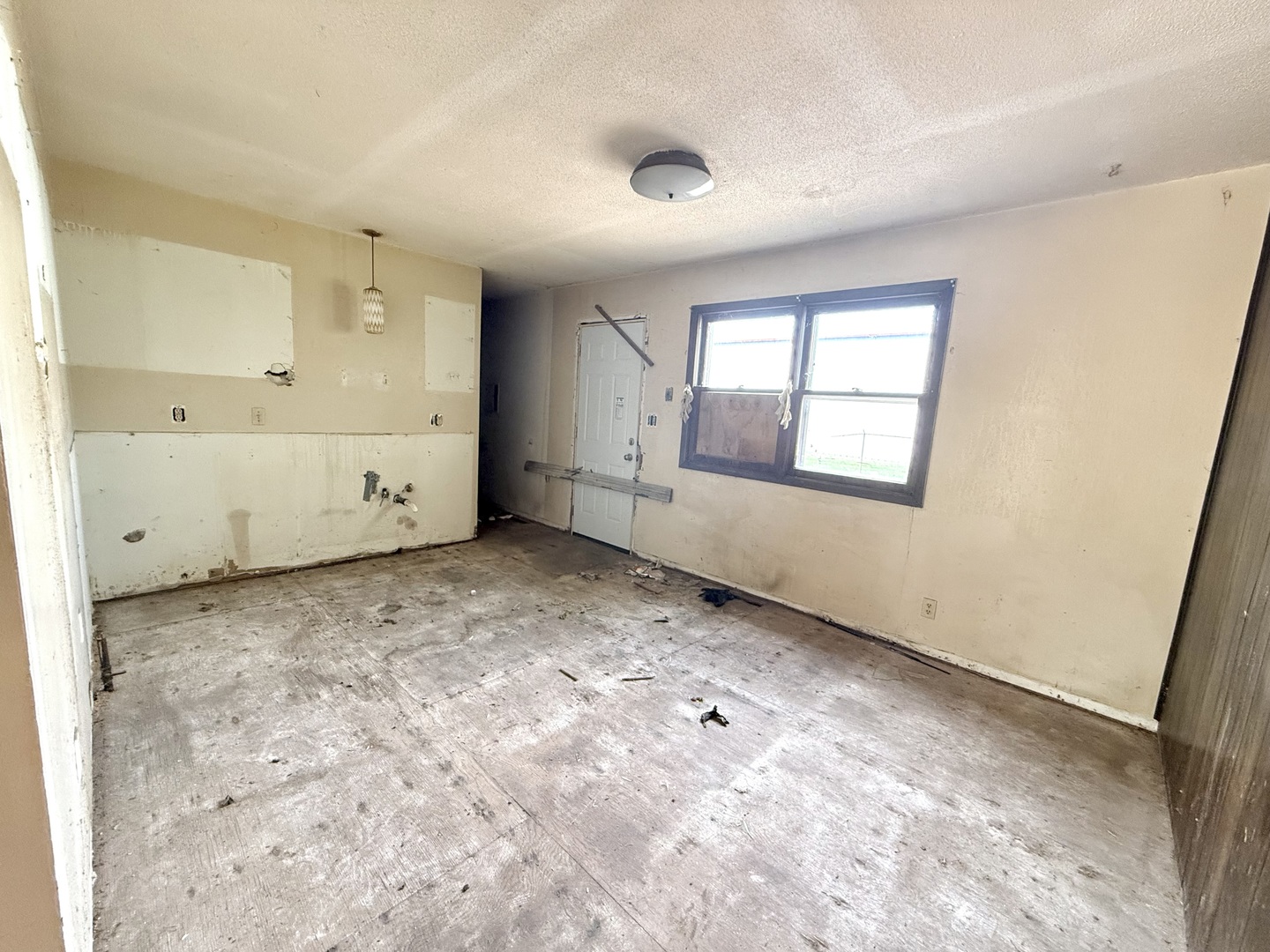 1602 Kings Way Champaign, IL 61821 - Photo 3 of 4 Gallery Image 3
