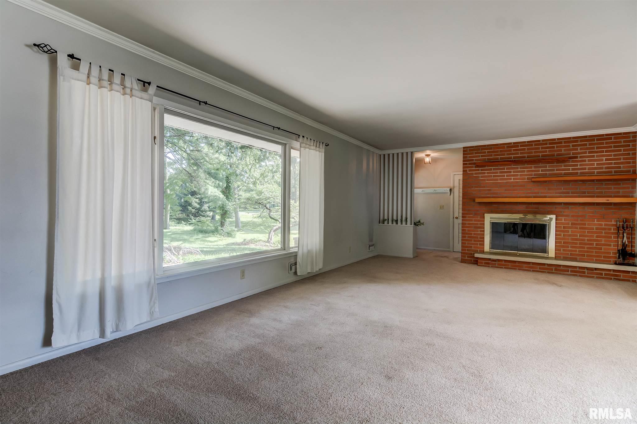 188 Maple Grove Lane Springfield, IL 62712 - Photo 12 of 46