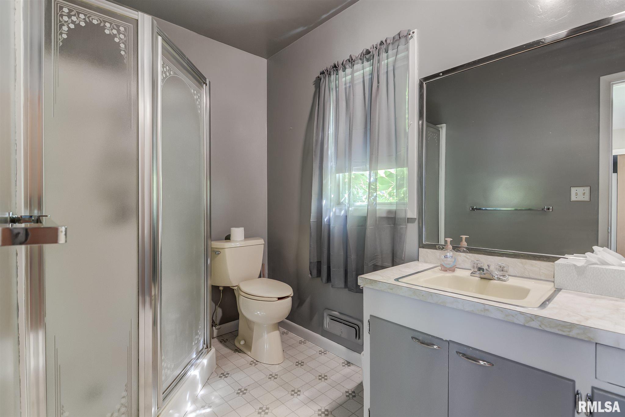 188 Maple Grove Lane Springfield, IL 62712 - Photo 20 of 46