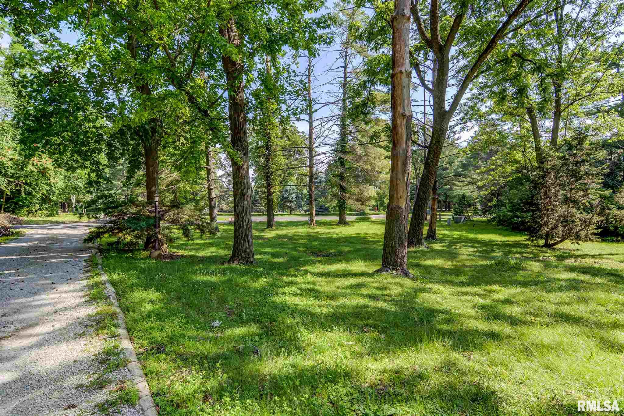 188 Maple Grove Lane Springfield, IL 62712 - Photo 40 of 46