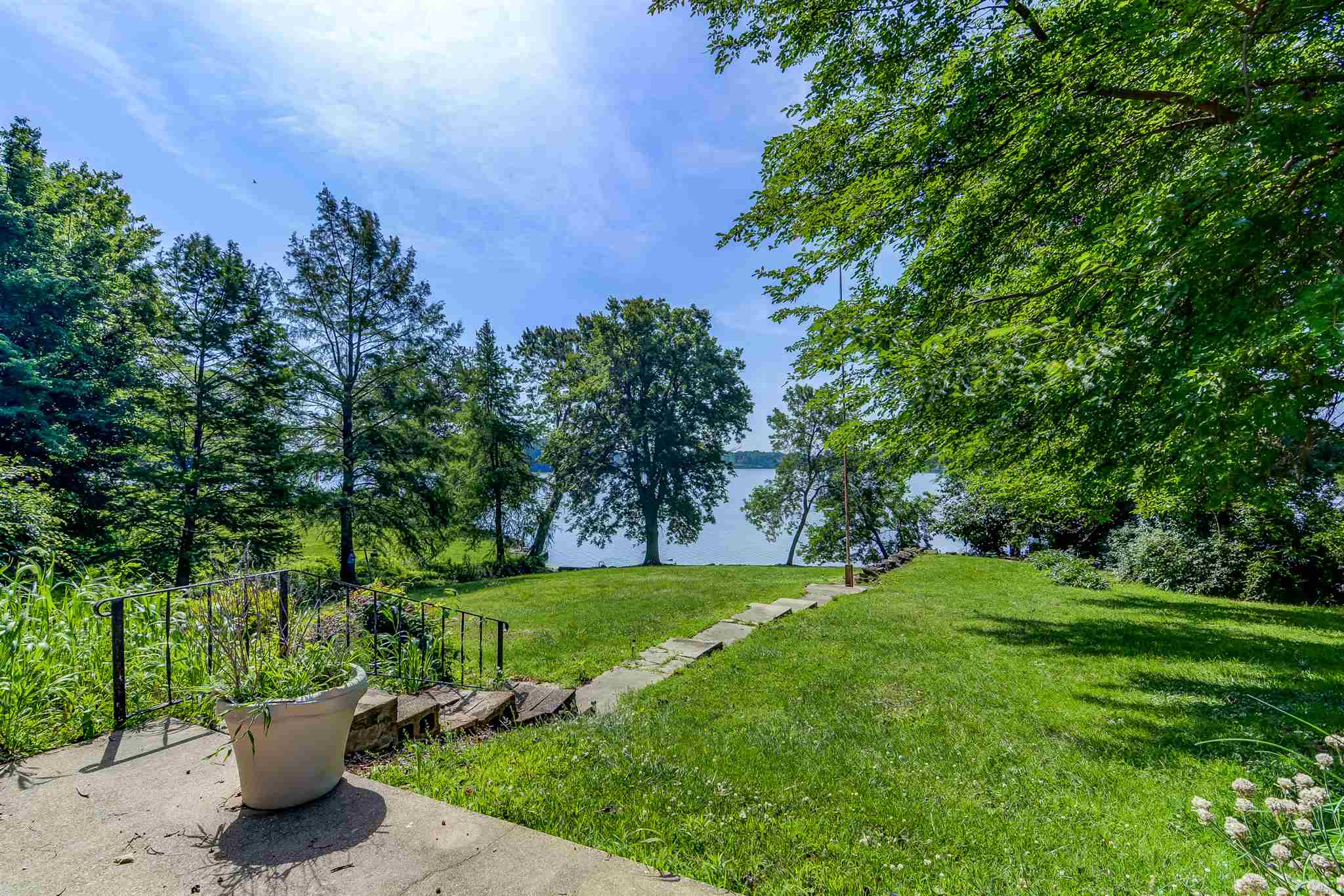 188 Maple Grove Lane Springfield, IL 62712 - Photo 7 of 46