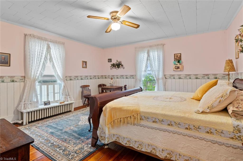 519 Maple Street Mount Airy, NC 27030 - Photo 13 of 20 Upper Bedroom 2