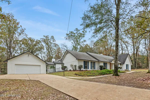 $515,000 | 6076 Grants Ferry Road, Brandon, MS 39047