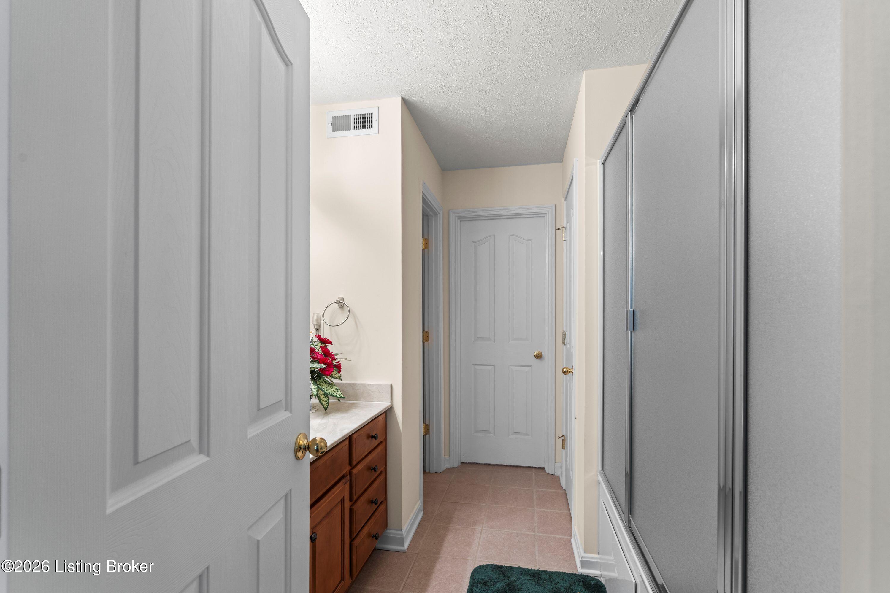 616 Harris Ridge Road Louisville, KY 40243 - Photo 18 of 30 DSC023001