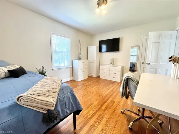 $1,800 | 1132 West Northwood Street, Greensboro, NC 27408