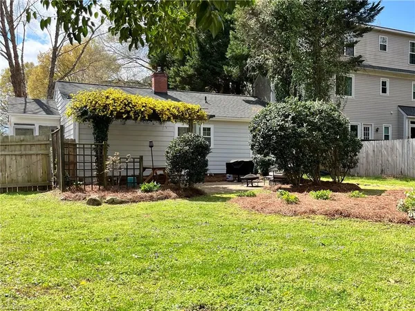 $1,800 | 1132 West Northwood Street, Greensboro, NC 27408