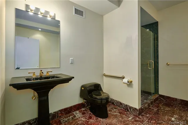 a view of a yard and tennis court