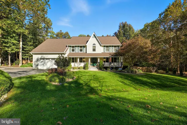 a car parked in front of a store