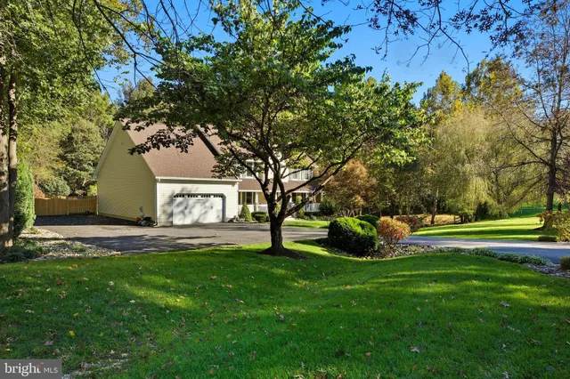 $825,000 | 7818 Lake Shore Drive, Owings, MD 20736