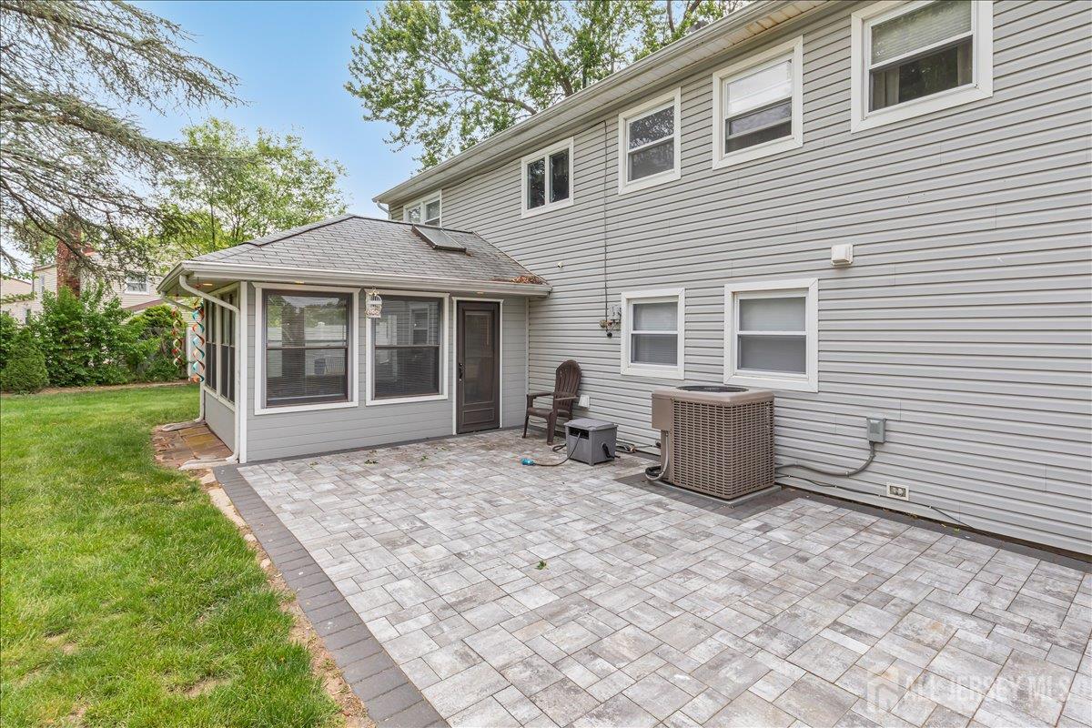 53 University Road East Brunswick, NJ 08816 - Photo 19 of 24