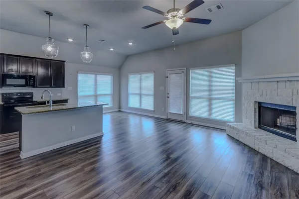 $2,275 | 2131 Markley Drive, Bryan, TX 77807