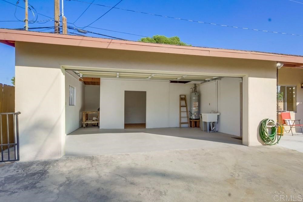 9913 Lindo Lane Lakeside, CA 92040 - Photo 13 of 53 a view of a livingroom with closet