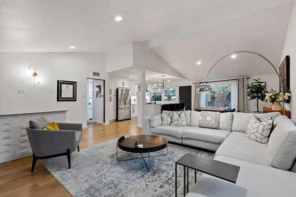 $3,000 | 3622 High Vista Drive, Dallas, TX 75234